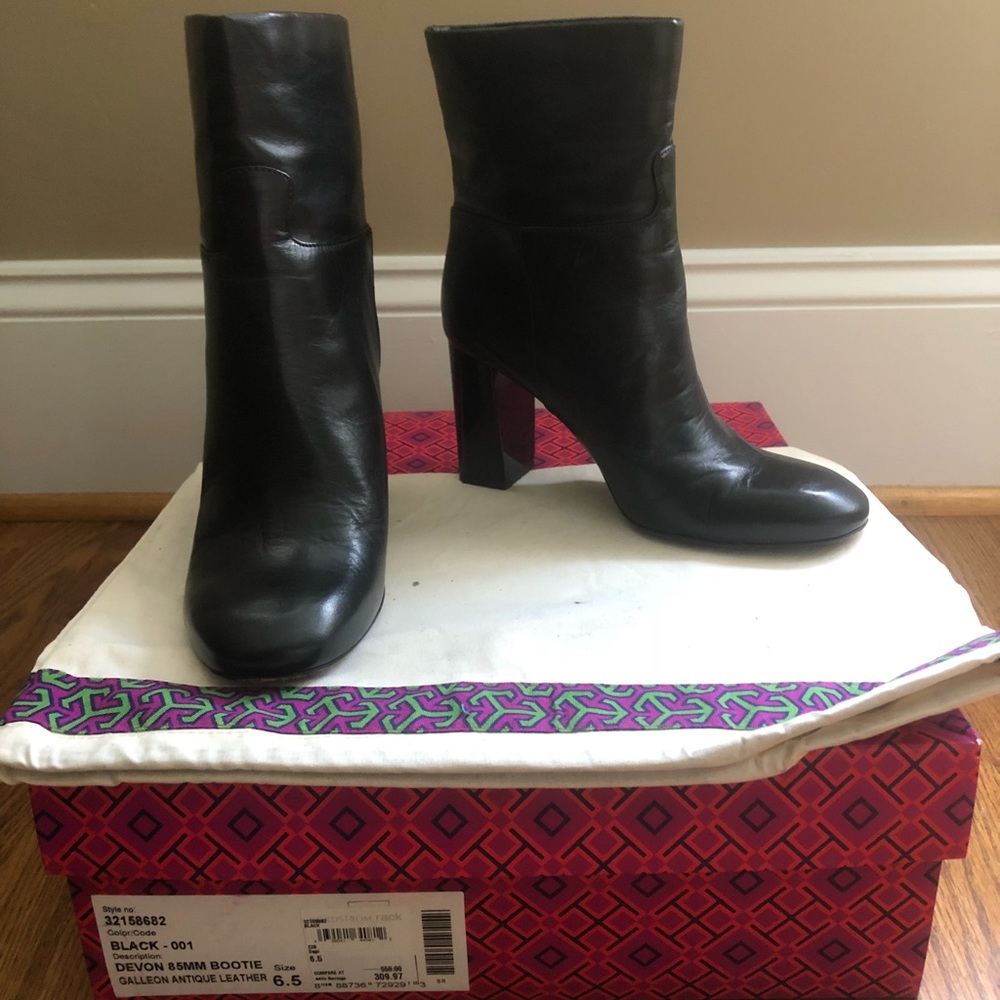 Tory Burch Devon Black booties/ ankle boots👢